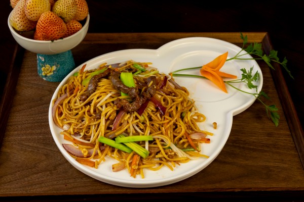 PASTA FRESCA SALTEADA CON TERNERA