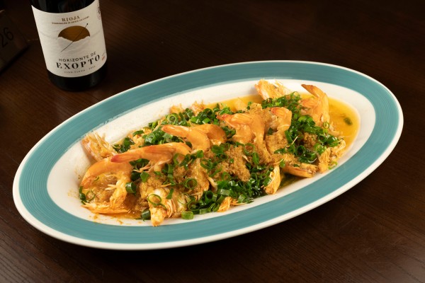 LANGOSTINOS REBANADOS CON SALSA DE AJO Y FIDEOS DE ARROZ