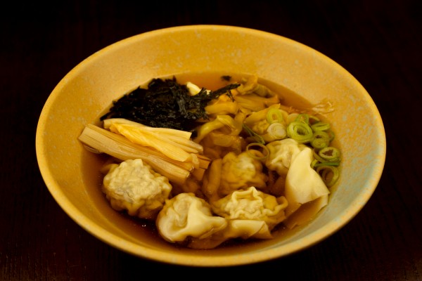 WONTONS DE GAMBA Y CEBOLLETA