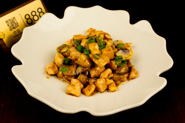 M230.POLLO SALTEADO CON CHAMPIÑON