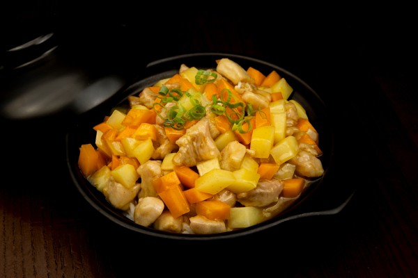 ARROZ EN OLLA DE BARRO CON POLLO AL CURRY